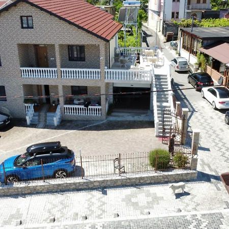 Hotel Casa Vacanze Shiroke Bagian luar foto