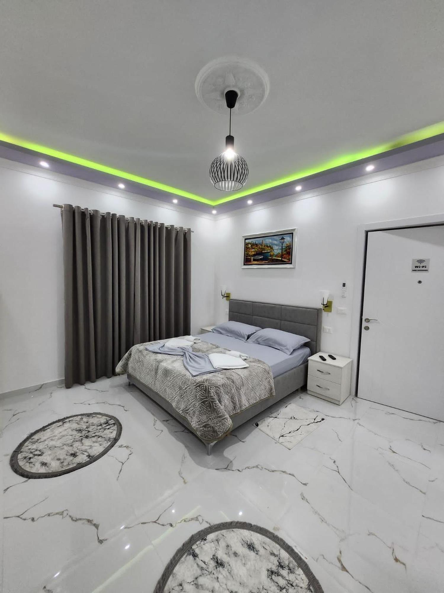 Hotel Casa Vacanze Shiroke Bagian luar foto