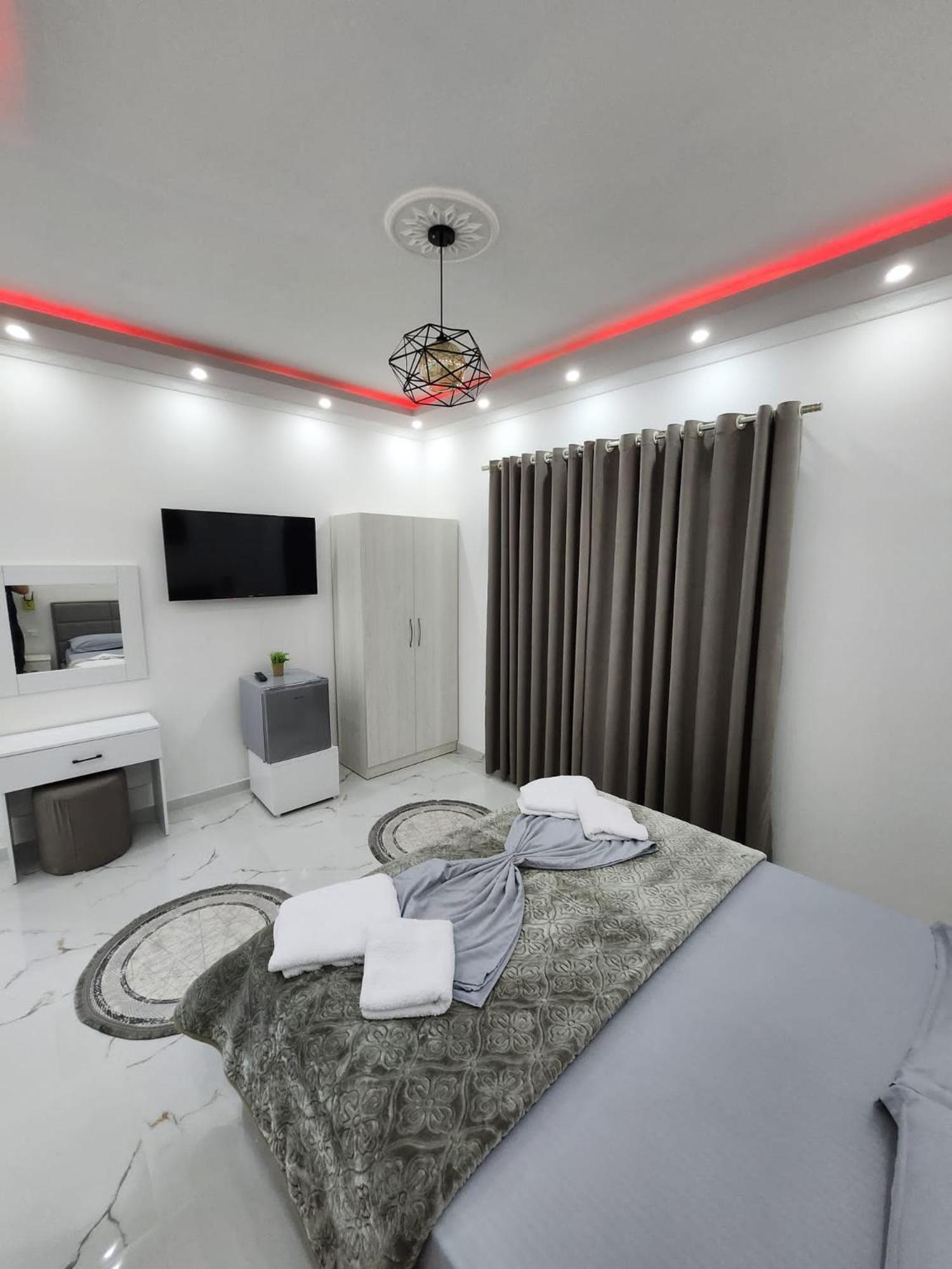 Hotel Casa Vacanze Shiroke Bagian luar foto