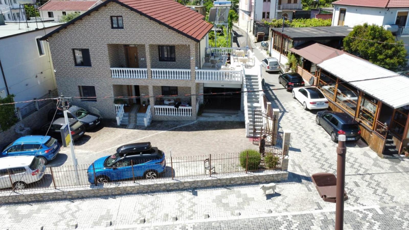 Hotel Casa Vacanze Shiroke Bagian luar foto