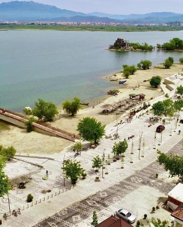 Hotel Casa Vacanze Shiroke Bagian luar foto