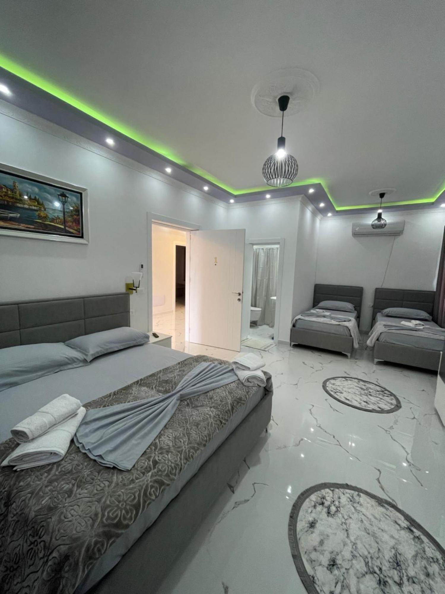 Hotel Casa Vacanze Shiroke Bagian luar foto