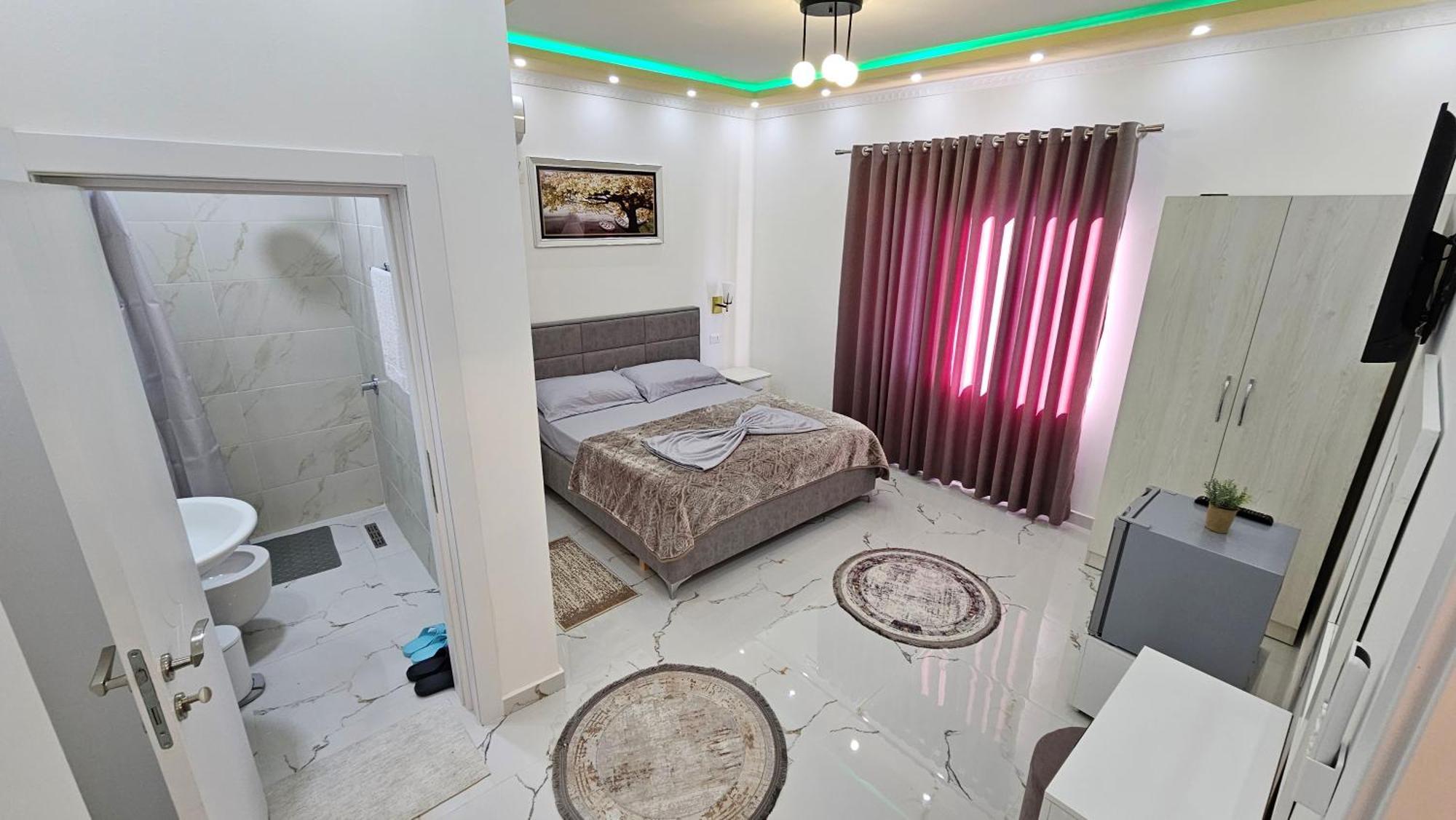 Hotel Casa Vacanze Shiroke Bagian luar foto