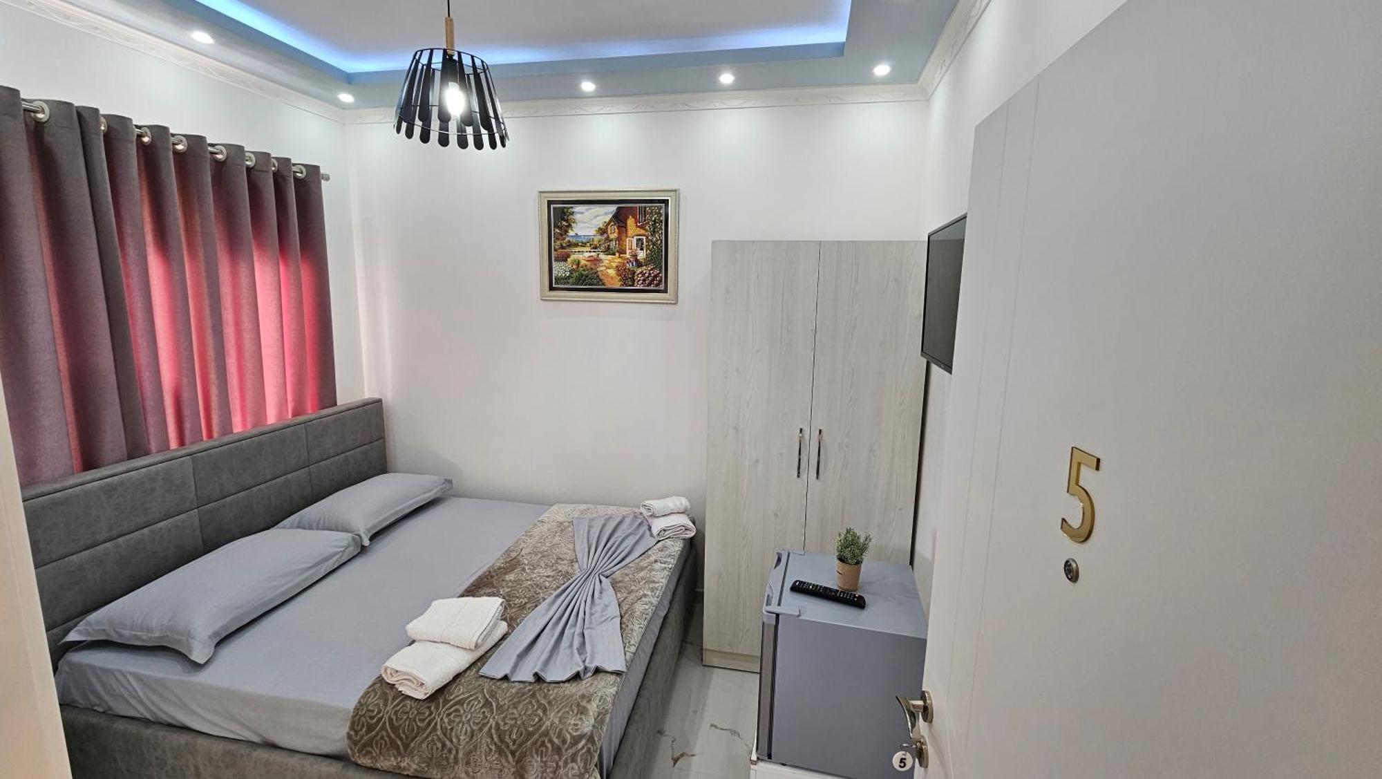 Hotel Casa Vacanze Shiroke Bagian luar foto