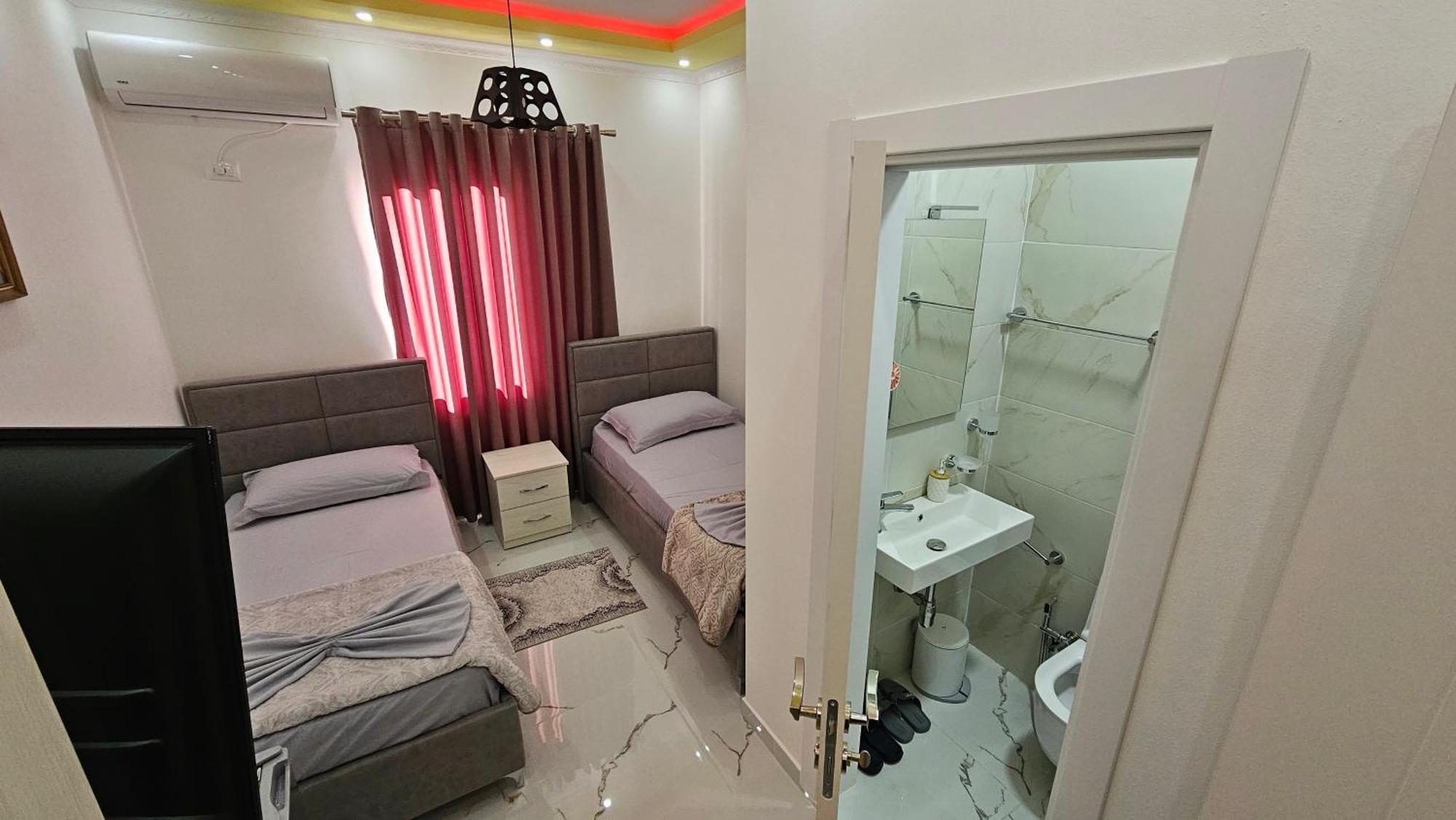 Hotel Casa Vacanze Shiroke Bagian luar foto