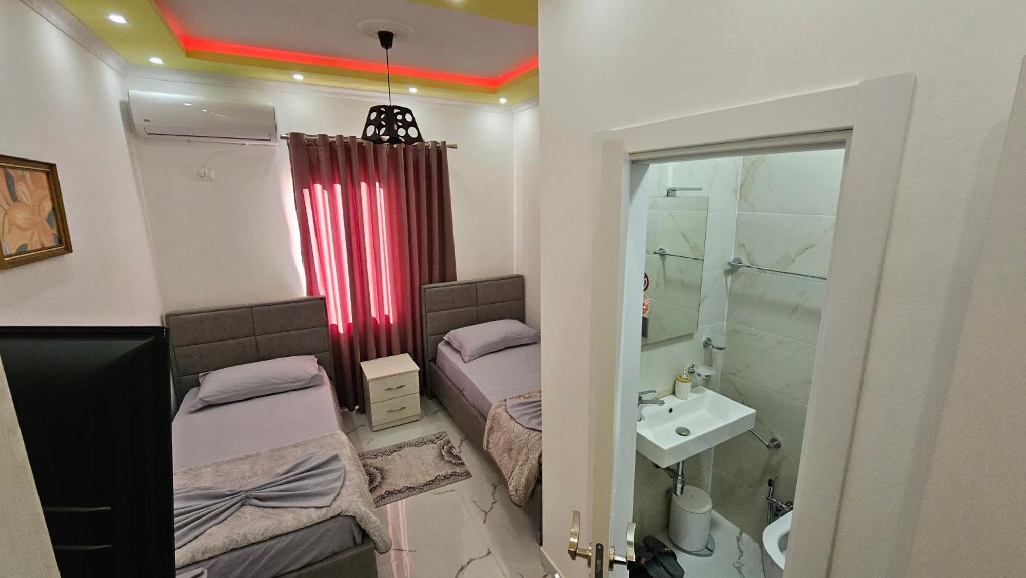 Hotel Casa Vacanze Shiroke Bagian luar foto