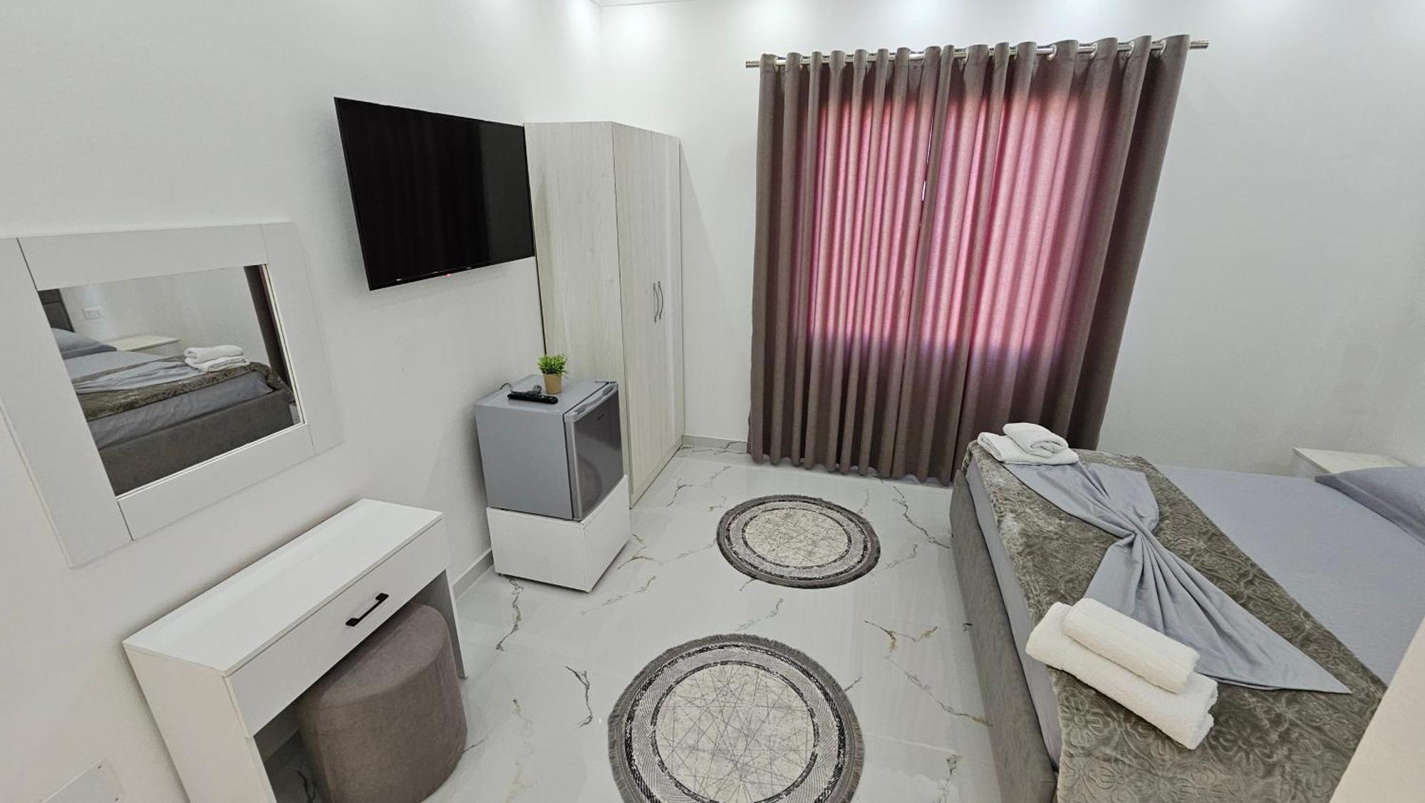Hotel Casa Vacanze Shiroke Bagian luar foto