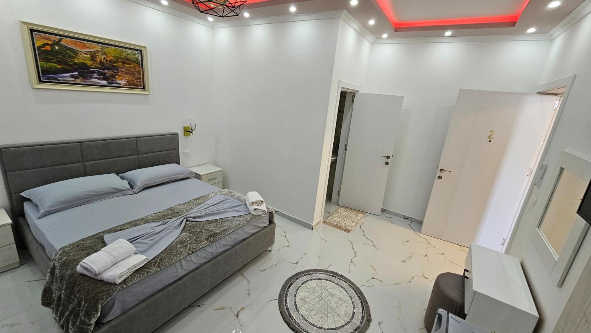 Hotel Casa Vacanze Shiroke Bagian luar foto